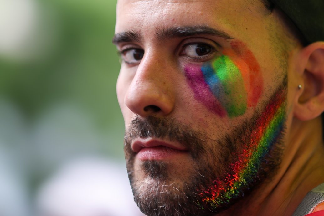 极右总统曾以“人兽交”喻同婚 阿根廷LGBTQ骄傲游行批总统仇恨、歧视
