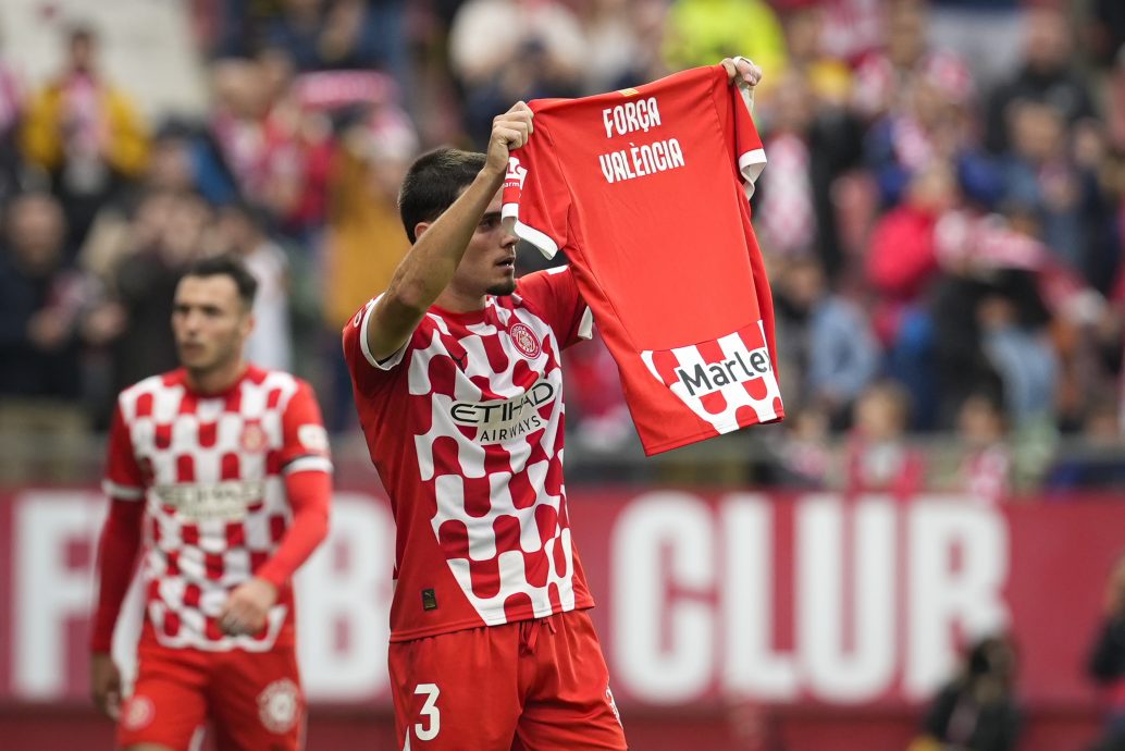 西班牙爆发世纪洪灾 西甲未全面停赛引争议