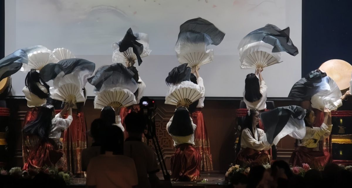 霹:学海学记/中国传统文化表演看这里 霹大学预科班学生多才多艺