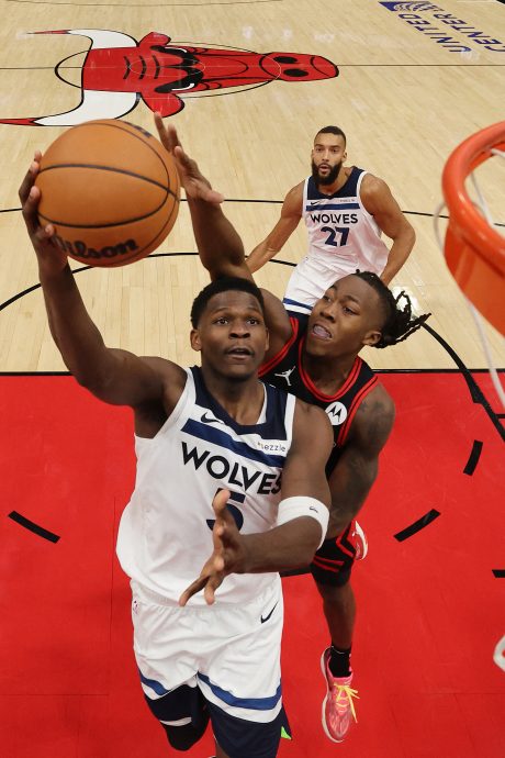 NBA|战胜同病相怜的爵士 公鹿结束6连败颓势