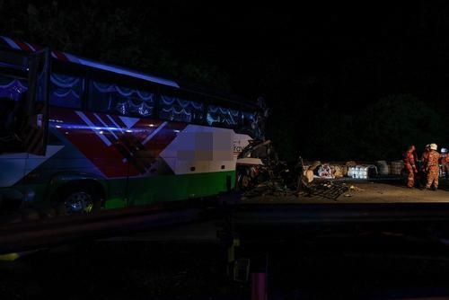 (全国版)南北大道死亡车祸夺7命,罗里脱落的车轮是肇因