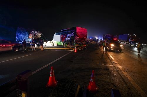 (全国版)南北大道死亡车祸夺7命,罗里脱落的车轮是肇因