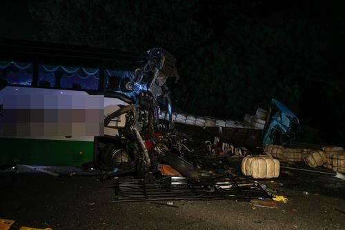(全国版)南北大道死亡车祸夺7命,罗里脱落的车轮是肇因