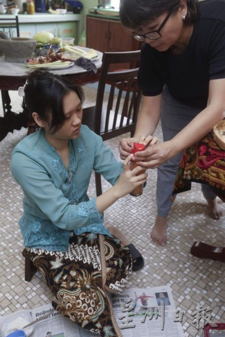 【新年习俗/02】要团圆了!家传年菜,盛载娘惹妈妈爱的味道