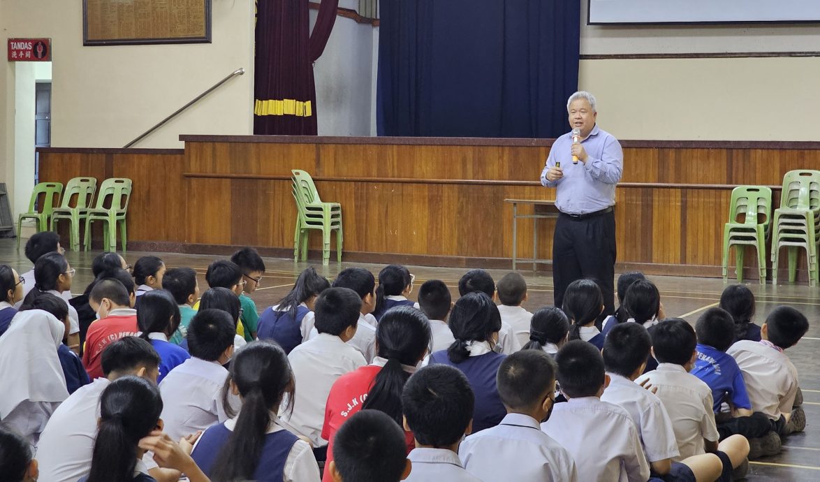 主文(大北马)年轻人/新民独中 小学招生(主文)
