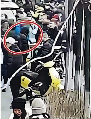 习近平刚离开…沈阳商场外爆炸 多人倒地流血