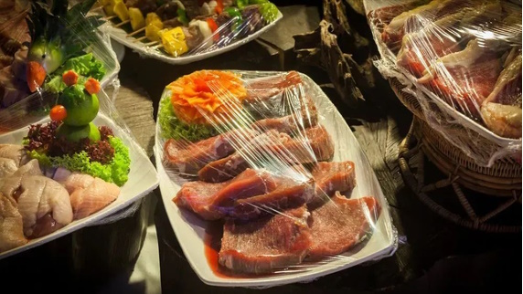 年夜饭吃不完别这样做! 专家:保鲜膜保存有3大地雷