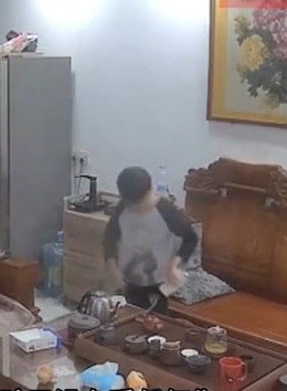 拼盘∕保温杯变“炸弹” 男童保温杯加热水使劲摇晃突炸开