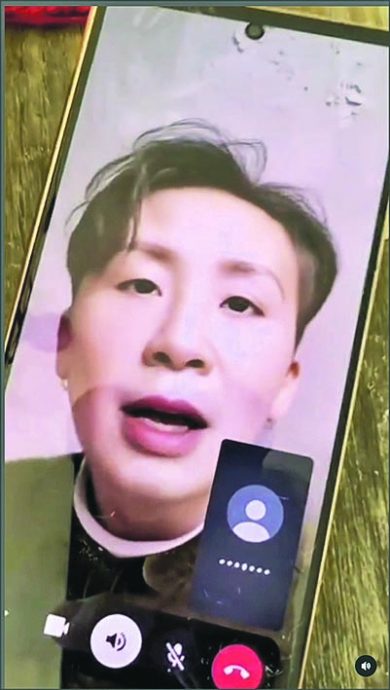 贴合照认是吴君如紧急联络人 黄伟文:已去柬埔寨接她
