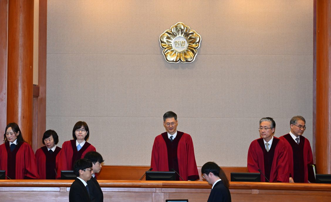 韩宪法法院首审理弹劾案 尹锡悦缺席 庭审仅4分钟