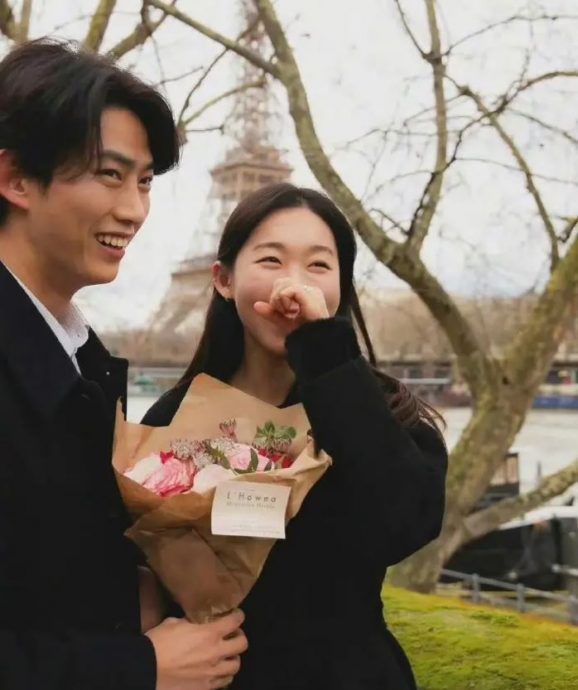 2PM玉泽演巴黎铁塔下求婚 圈外女友正面照首曝光