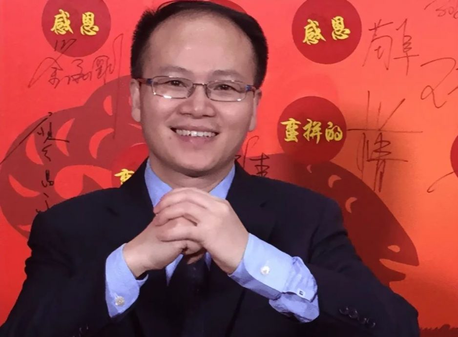 《美人鱼》“郑总”涉猥亵儿童被捕 选角伸淫爪恐吓删镜头