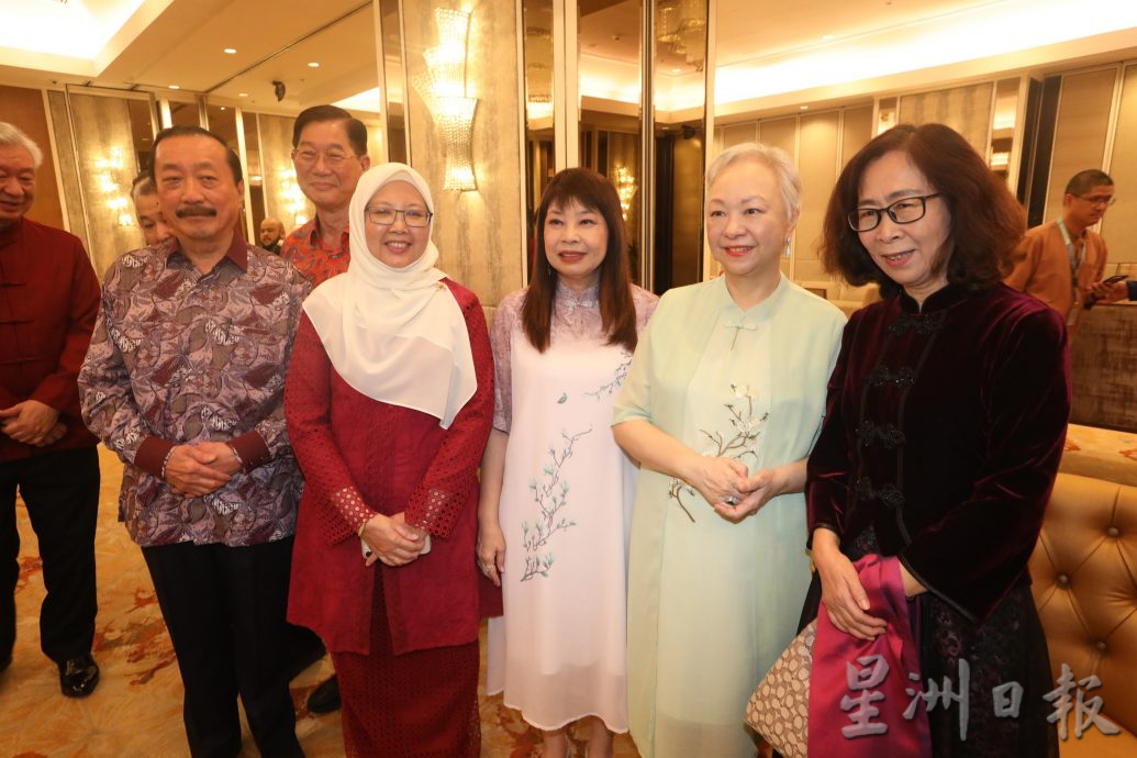 吴逸平:2025年中总新春联欢午宴