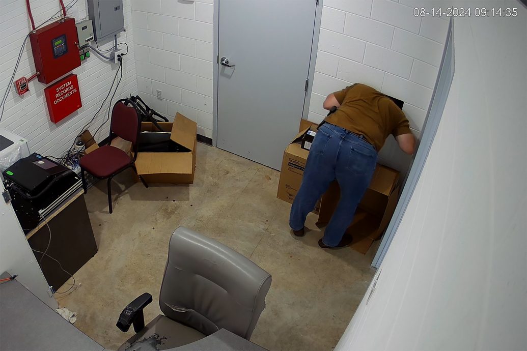 收贿盗卖证物 美国小镇警局全员贪腐
