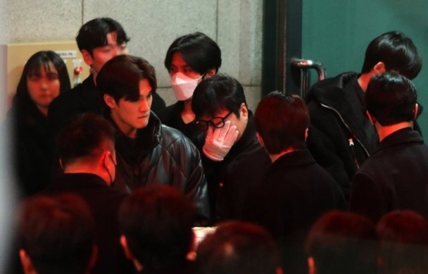 至亲好友送最后一程 金赛纶今低调出殡