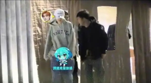 鹿晗深夜醉酒情绪失控 邓超揽肩安慰“失恋”?