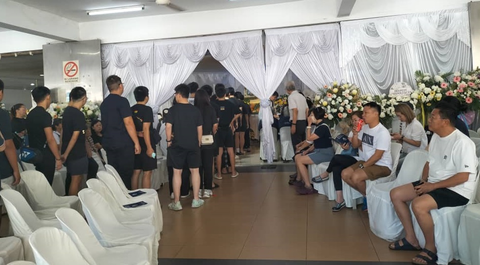 (全国版)越南女子酒驾撞死恒毅毕业生 女司机已被保释外出 父亲怒问“公平吗?”