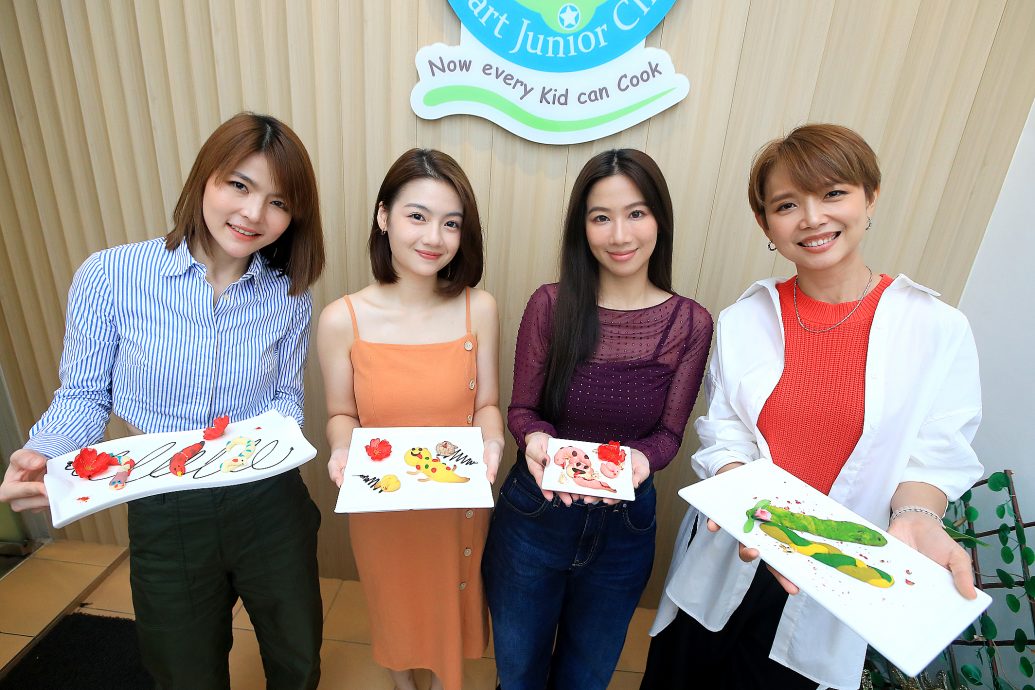 (初十)陈慧恬、邱诗凌、彭诩越及黄诗琦:创意蛇饼庆己巳年