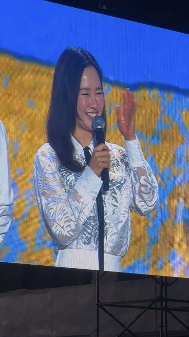 RM见大马粉丝遇屋顶漏水 刘在石亲擦地无架子