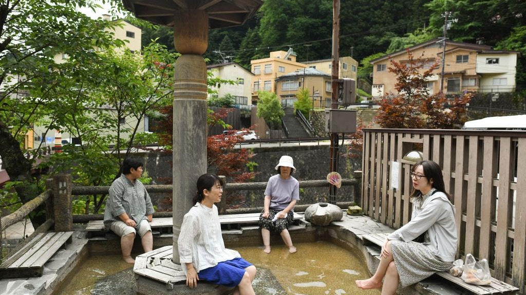日本温泉面临缺水 因游客持续涌入导致用水量增加