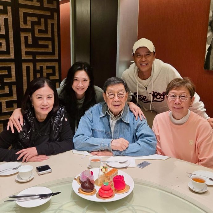 李克勤被胡枫喊“细路” 卢淑仪罕曝光显冻龄