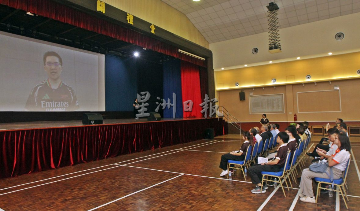 林景清:华校生应投身政府体系 推动华文教育发展