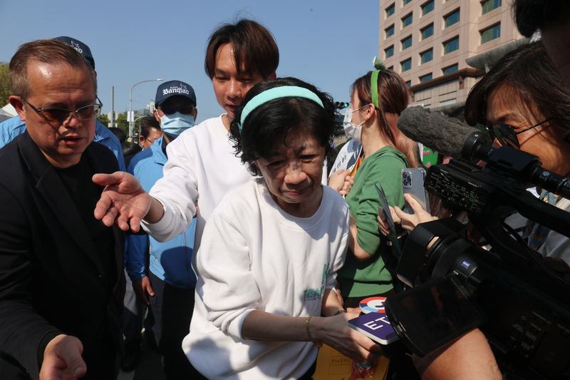 柯文哲持续血尿恐急性肾损伤 妻子拟申请住院就医