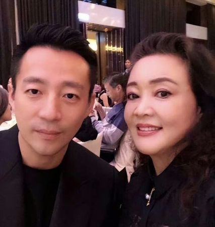 汪小菲断绝张兰全是演? S妈吐“他是骗子”忆大S