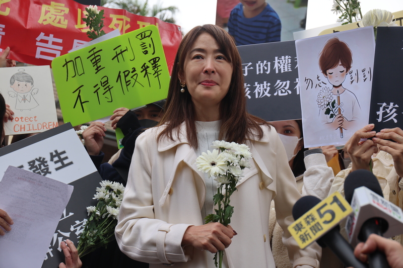 烧生殖器拔指甲 台姊妹涉虐死男案开庭 200人示威促判死