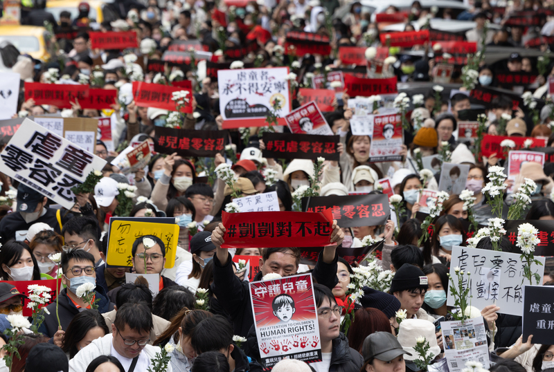 烧生殖器拔指甲 台姊妹涉虐死男案开庭 200人示威促判死
