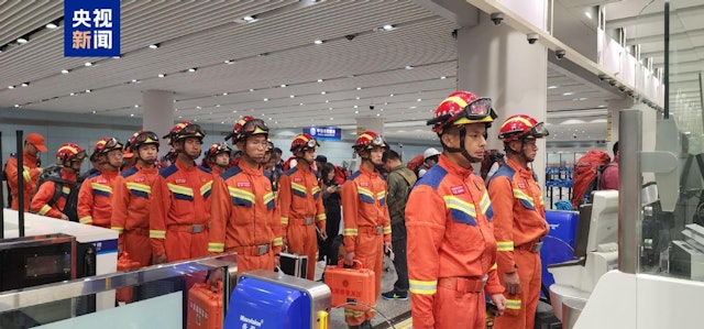 缅甸7.7级强震 中国提供人民币1亿元紧急人道援助 派两救援队