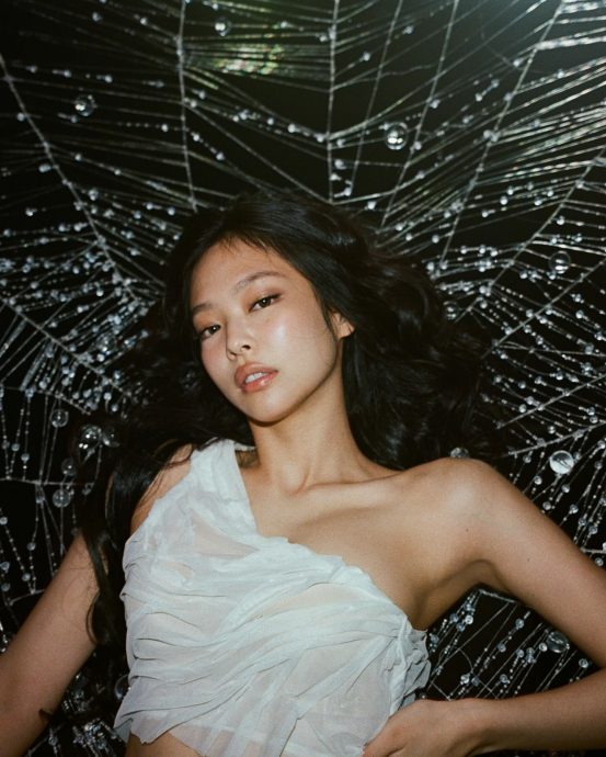 美国开唱被批服装太暴露 Jennie:下世不当BLACKPINK成员