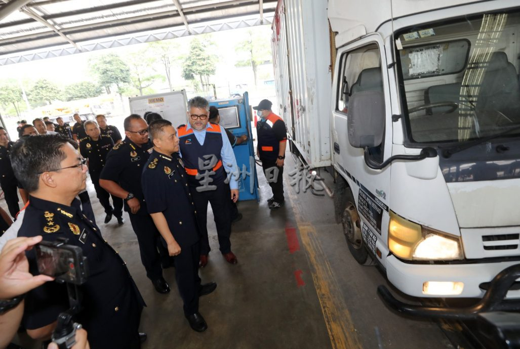 跑腿占完验车时段 RM3.5预约费750转售 赚逾200倍暴利