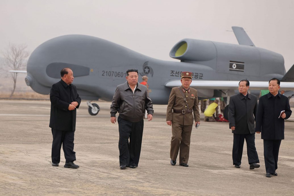 金正恩视察AI自杀无人机 朝鲜首度公开空中预警机