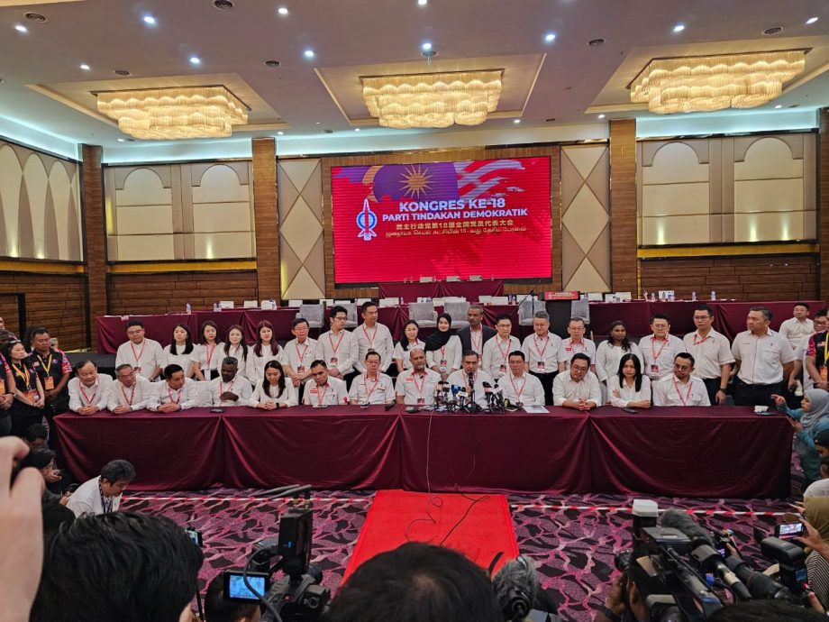 非华裔与新面孔各增6人 火箭中委趋年轻多元化
