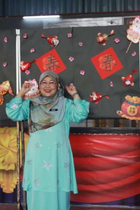 【校园报道】师生欢聚一堂 挥写“春”送祝福