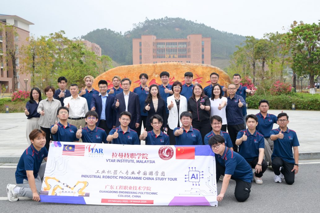VTAR 20学子获奖学金赴华深造 工业机器人培训表现卓越