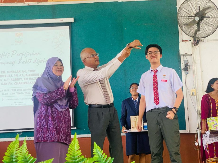 30/4 学海学记||主文| 校长和四师齐别升中 不舍情绪充斥校园