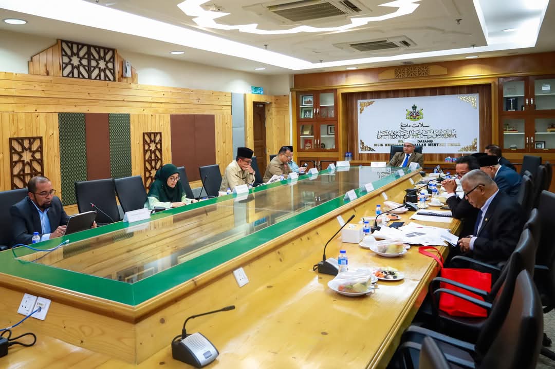 全国:吉兰丹州政府至今已进行了5次的研讨会,以便从技术层面研究联邦法院裁决取消的2019年吉兰丹伊斯兰刑事法(I)下的16项条文,期盼早日完成起草,以在今年7月的州议会提呈相关法案。