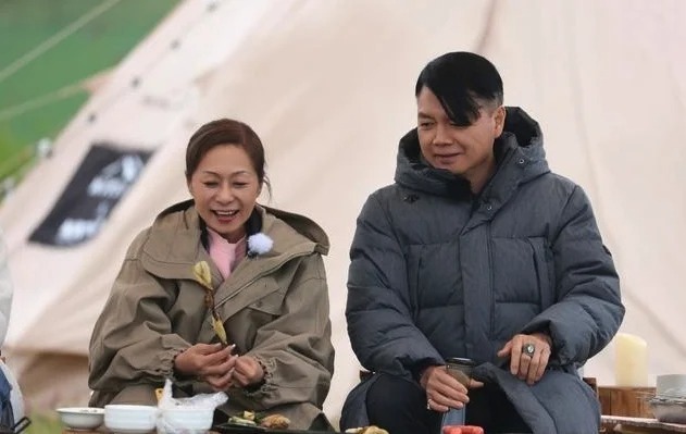 向苑琼丹老板预支28万手术费 艾威爱妻急需换肝