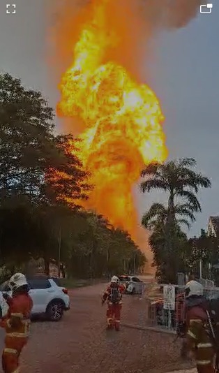 布特拉高原大火冲天 黄基全:天然气管爆裂所致