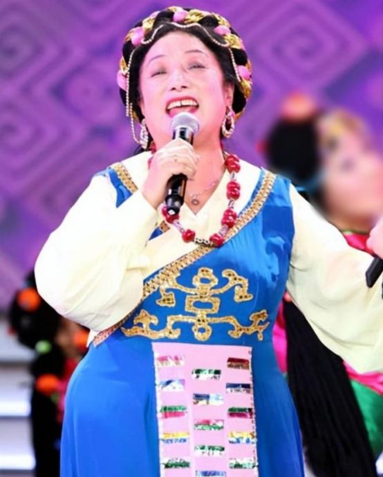 母亲雍西去世 韩红遵照遗愿不办仪式