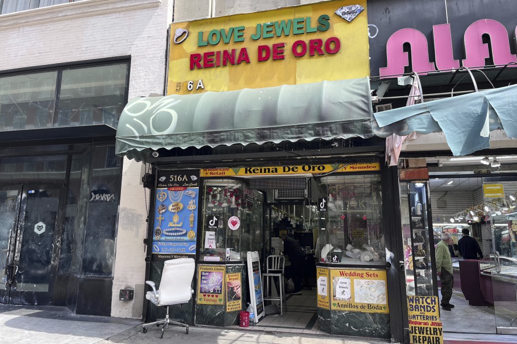 洛杉矶珠宝店遭凿墙盗窃 损失至少4400万