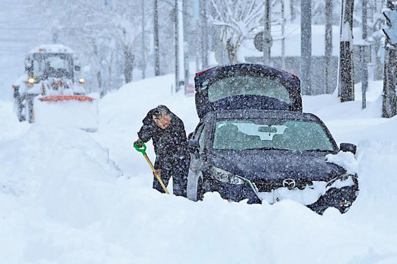 看世界 日本北海道下4月雪 局部地区降雪量达8公分
