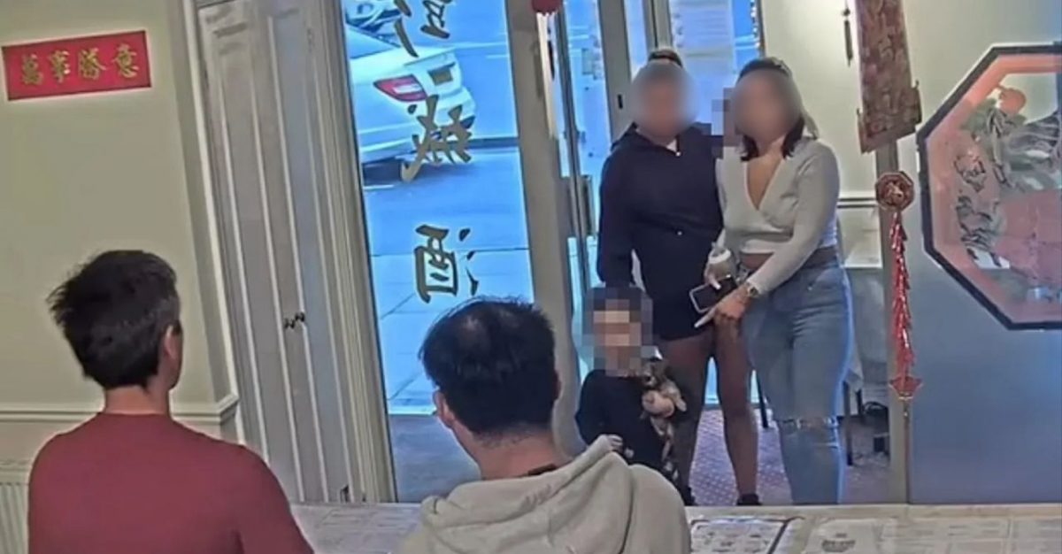 视频|中餐厅吃“霸王餐” 2女子带小孩驾车逃跑