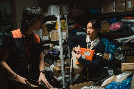 陈伟光/《夜校女生》《寄了一整个春天》:不落俗套的校园青春