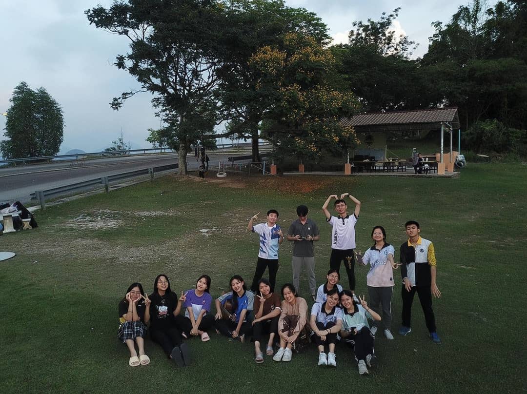 霹:学海学记|校园报道|务边霹雳大学预科班华社 独创《夏韵》MV记录回忆