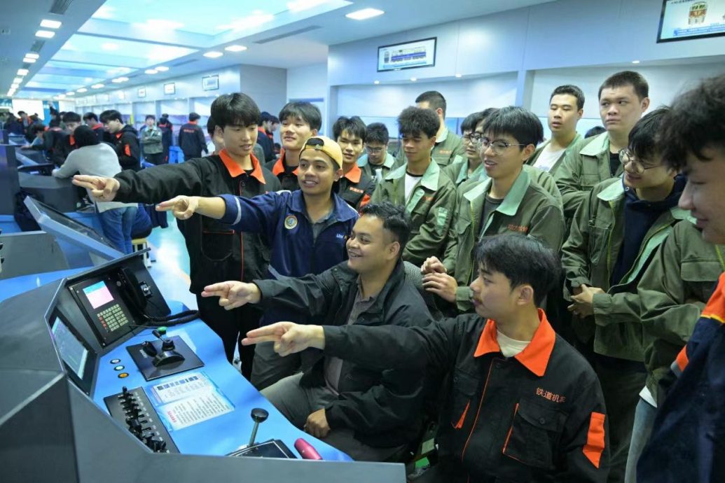 习访马特辑/配文5/技职教育篇