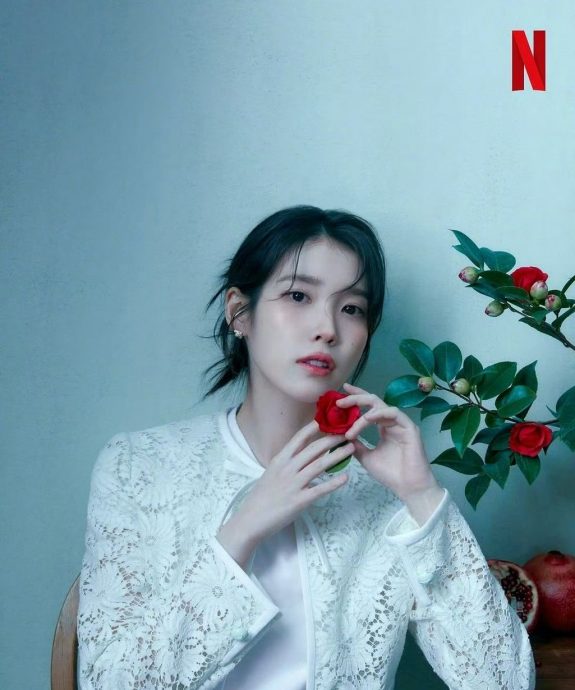 IU打破分手传闻!甜曝李钟奭无暇看《苦尽柑来》