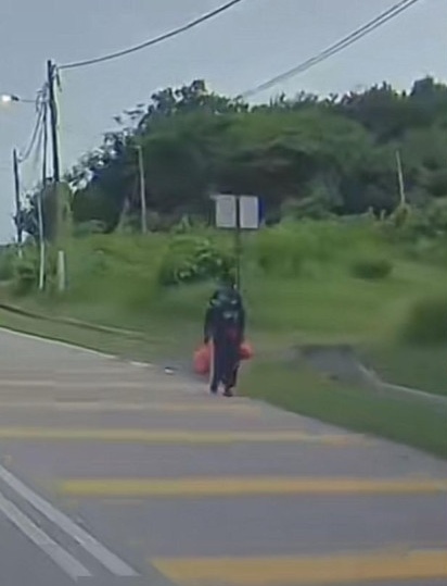 “想起我妈妈” 司机U转让老妇搭顺风车